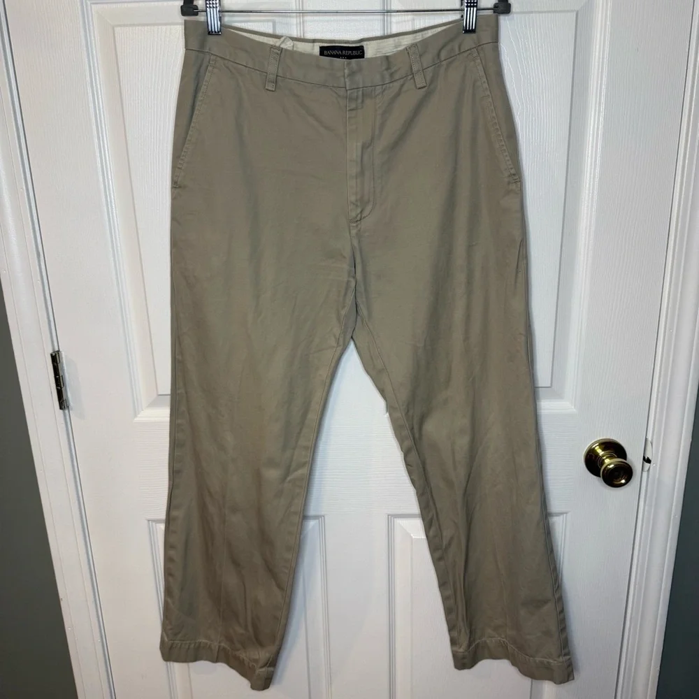 Banana Republic Tan Chinos Versatile 100% Cotton Size 32 Waist 30 Length GUC
